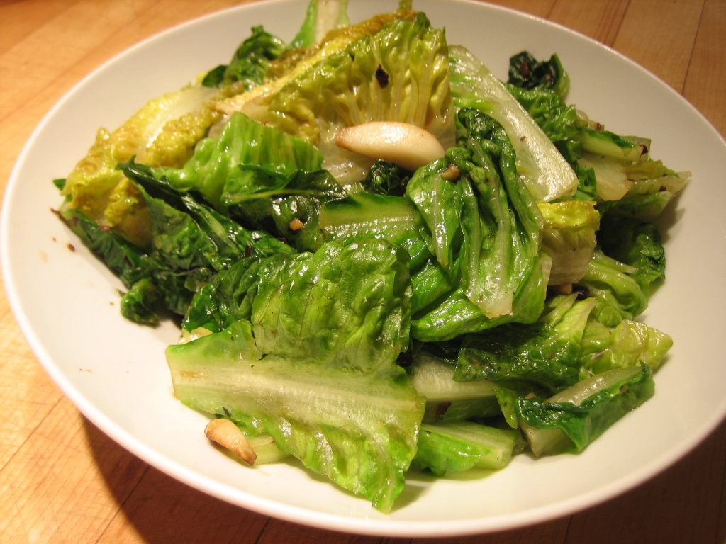 Stir-fried Iceberg lettuce and garlic